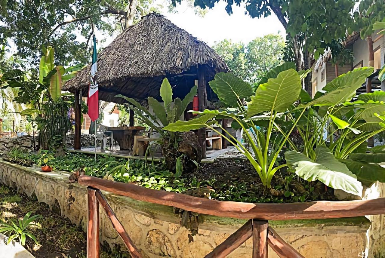 Hotel Pancho Villas Bacalar - Free Bikes And Paddles Esterno foto